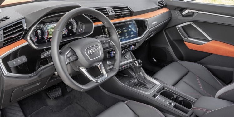 Audi Q3 interni
