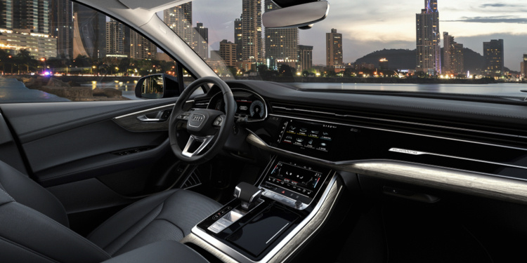 Audi Q7 interni
