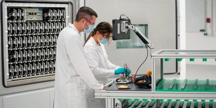 produzione batterie auto elettriche
