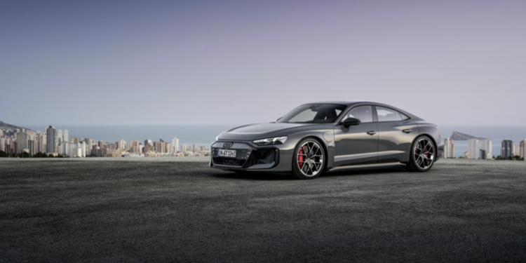 Mobilità sostenibile Audi ibrido vs elettrico